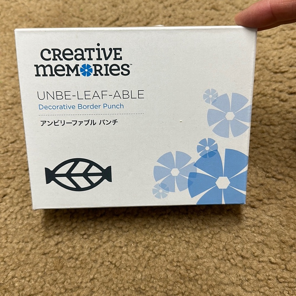 Creative Memories Unbe-leaf-able Border Maker Punch Scrapbook  NIB
